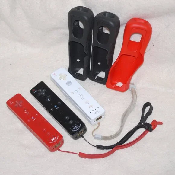 Lot Wii U Black Console Gamepad 3 Handheld Controllers Tested and Working! - Picture 6 of 14